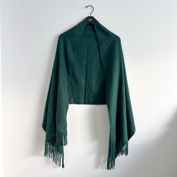 Zara Oversized Fringe Scarf in Green - Picture 5 of 8